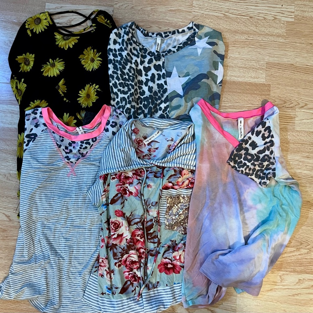 3 lilypad and 3 vanilla bay brand tops